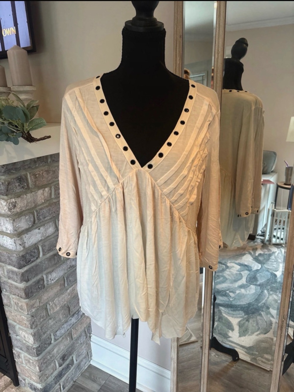 Women's Blush V-Neck Stud Trim Peasant Top